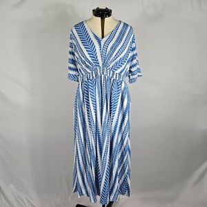 NWT Bloomchic Dress Short Sleeve Geometric Split Hem Blue White Plus Size 2X
